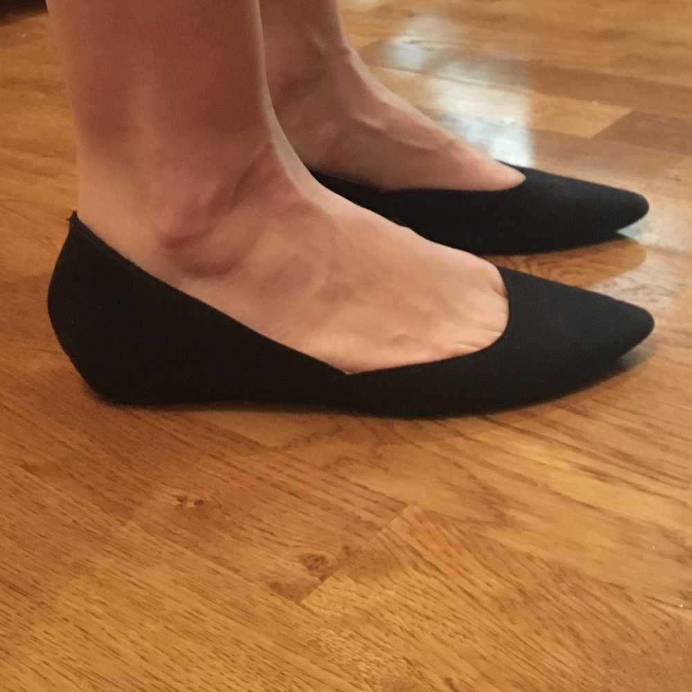 Gap- size 8  black suede like flats